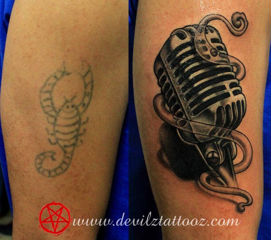 microphone oldschool bcn kuruone familyarttattoo  Music tattoos Music  tattoo sleeves Tattoos