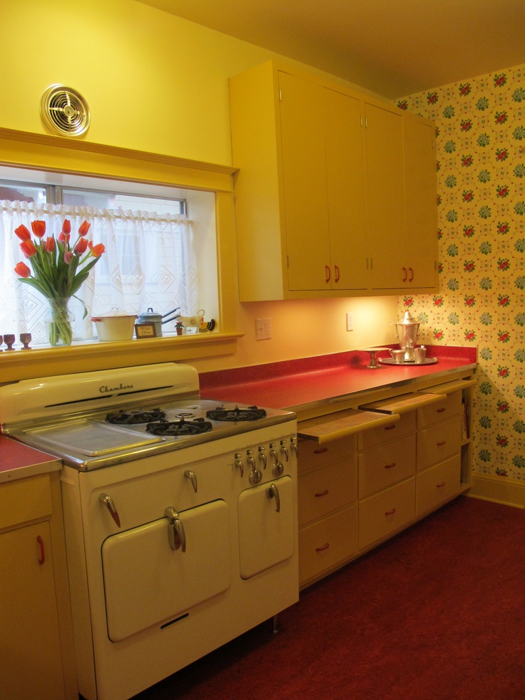 Retro Kitchen With Apple Betty Wallpaper From Bradbury