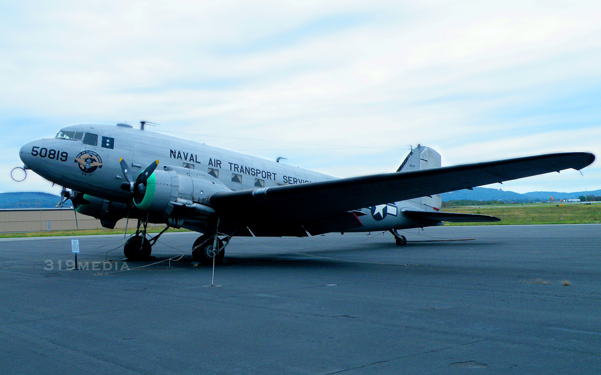 Dc3 At Reading Pa HD Wallpaper Background Image