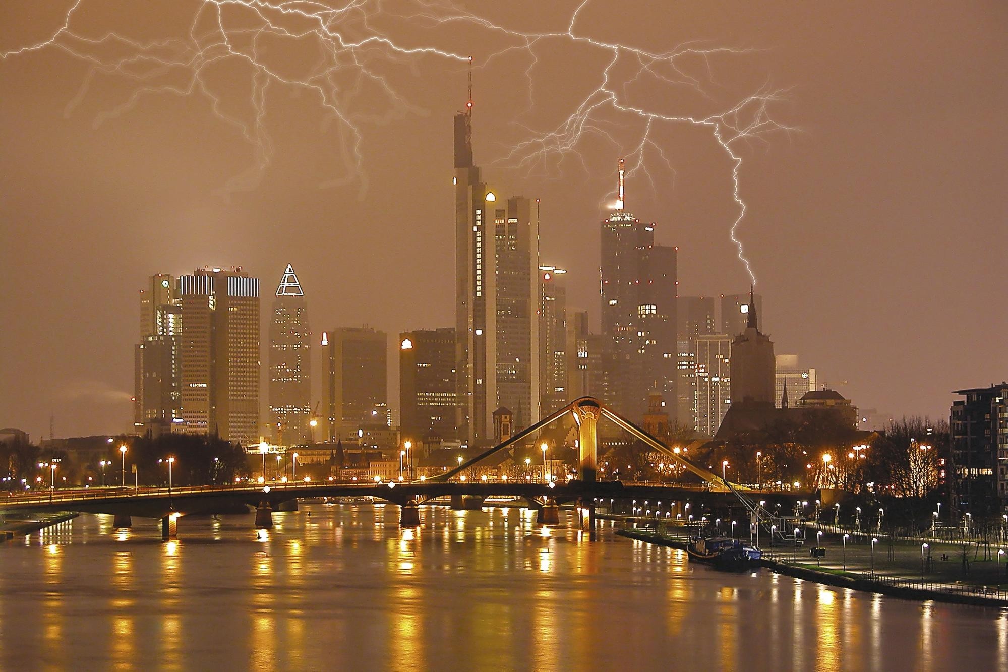 Lightning Over Frankfurt Germany Desktop Wallpaper