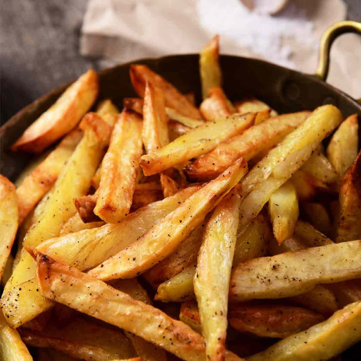 Deliciously Crispy French Fries Wallpaper
