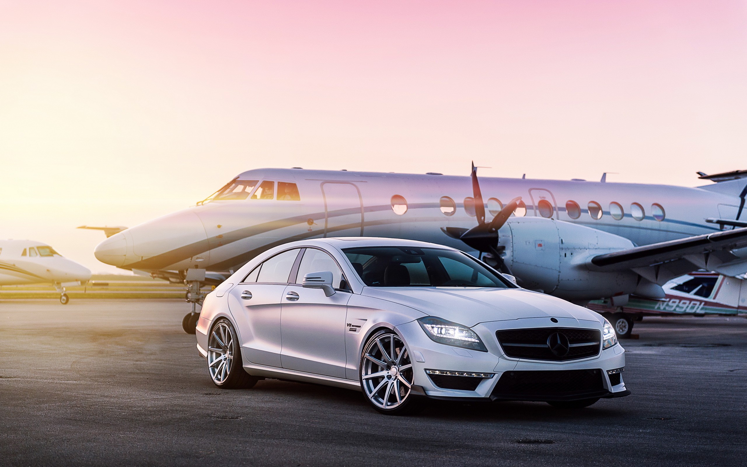Daily Wallpaper Mercedes Cls63 Amg I Like To Waste My Time