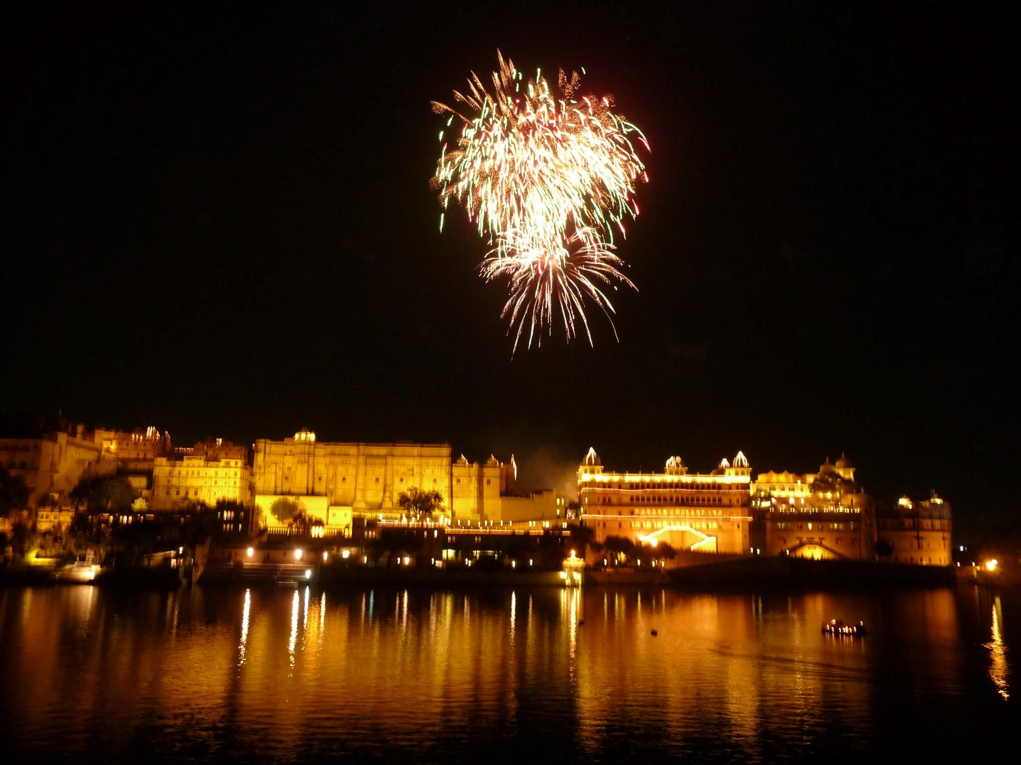 Diwali In Udaipur India Festival Celebration Wallpaper HD