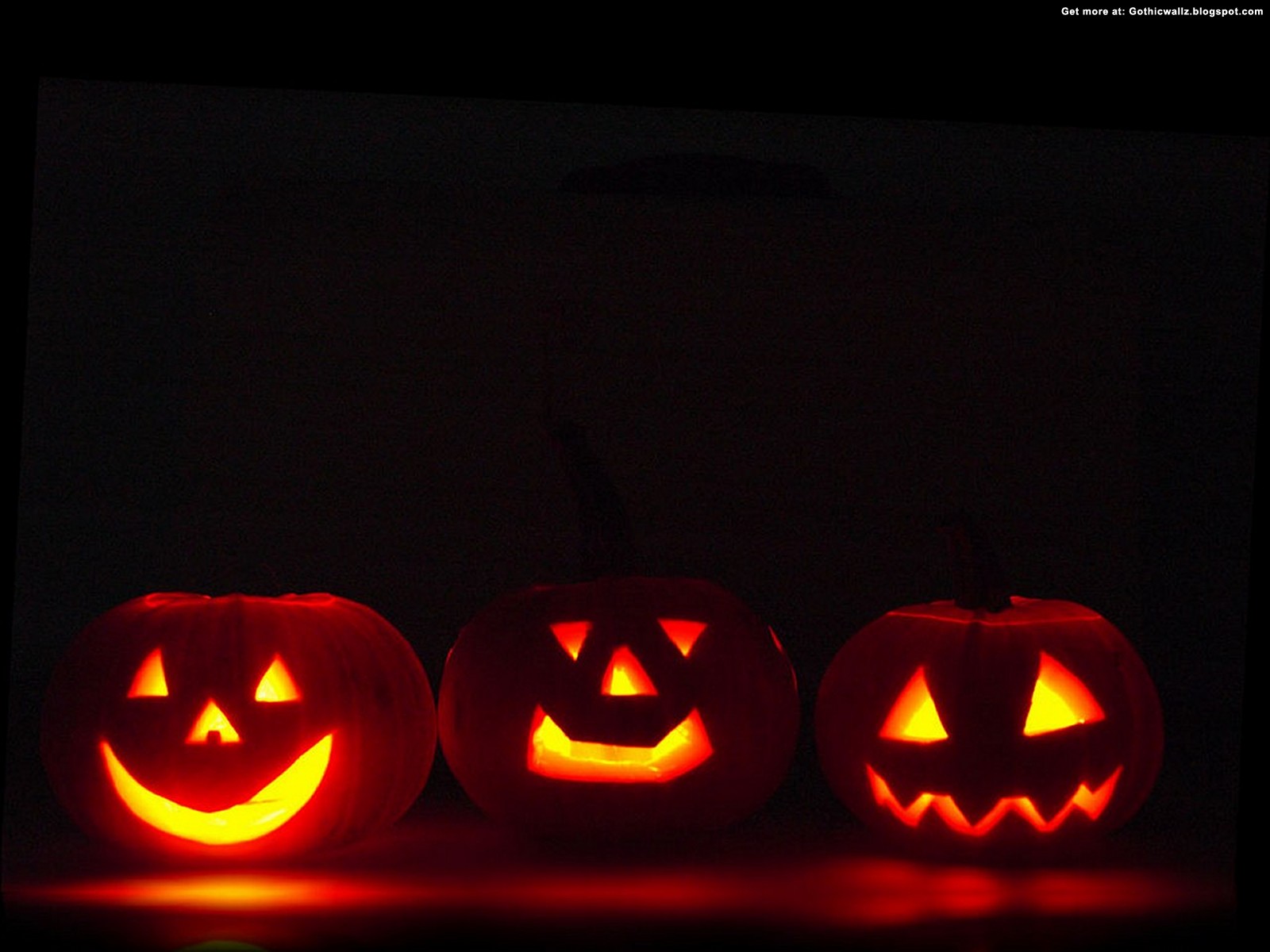 Halloween Pumpkin Smilies Dark Gothic Wallpaper