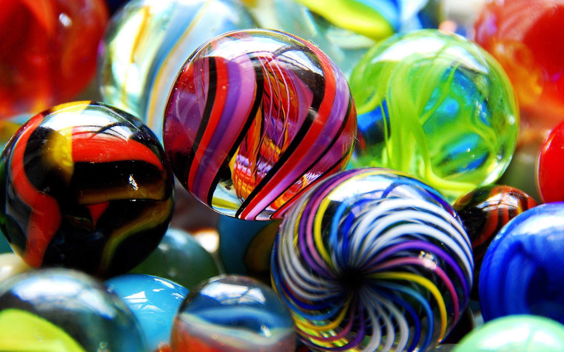Colored Glass Marbles Widescreen HD Wallpaper