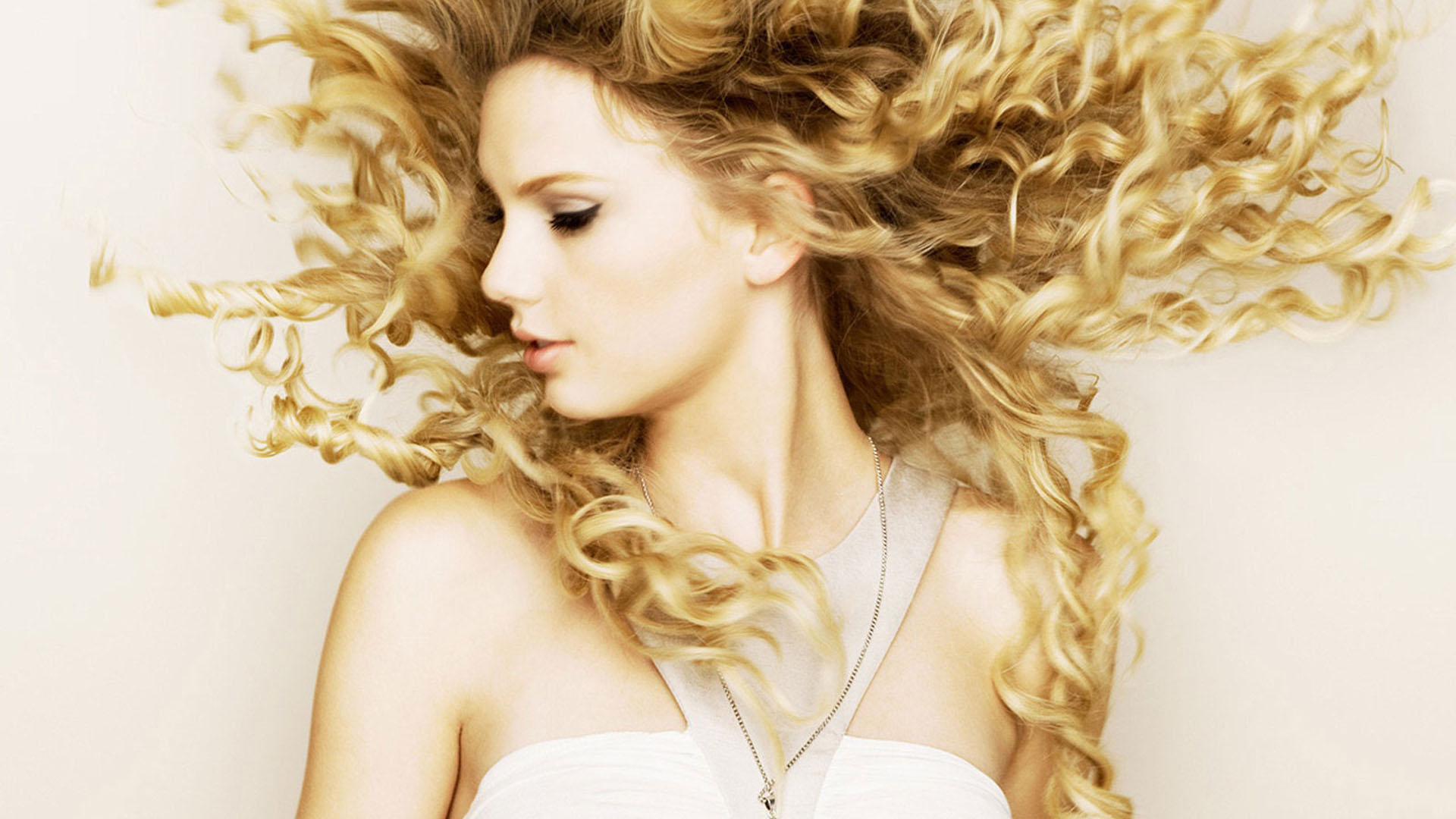 Taylor Swift Fearless Album Cover HD Wallpaper