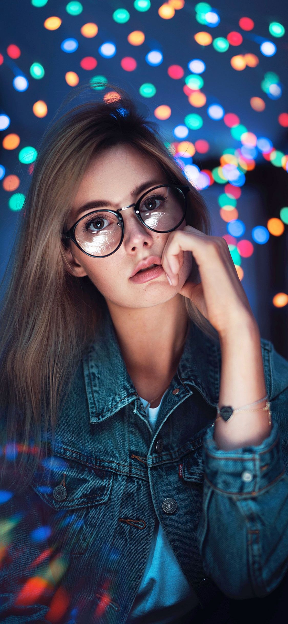 Cute Girl Wallpaper