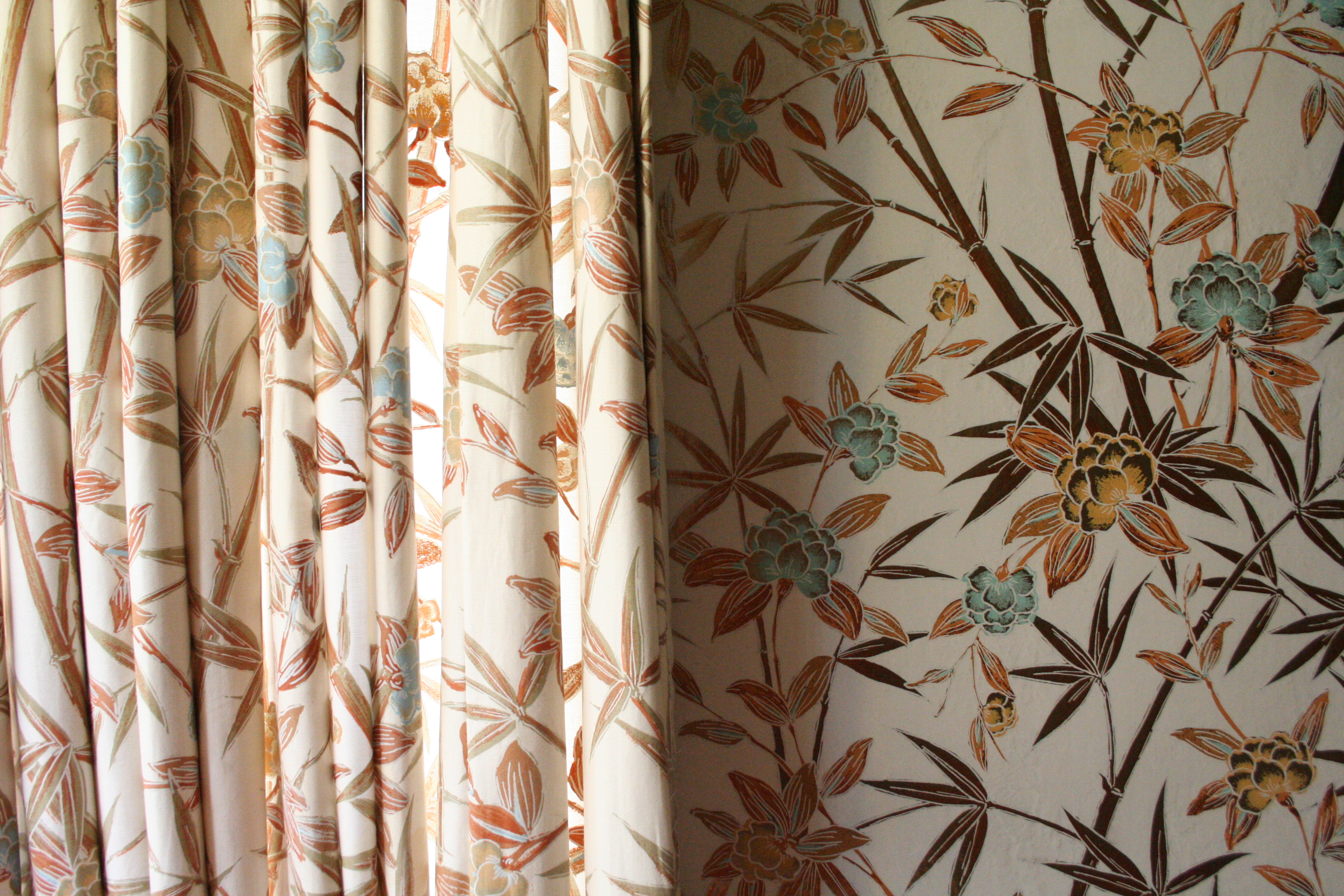Matching Wallpaper And Curtains For Living Room