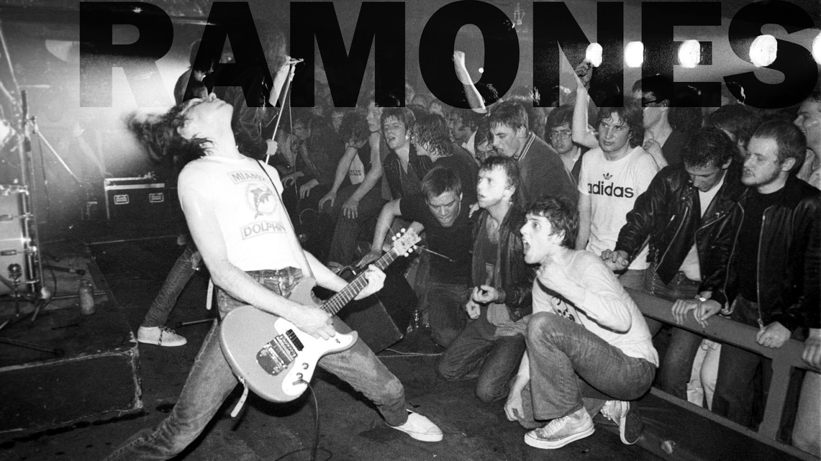 Accessible Novelties Music Rock Ramones Wallpaper