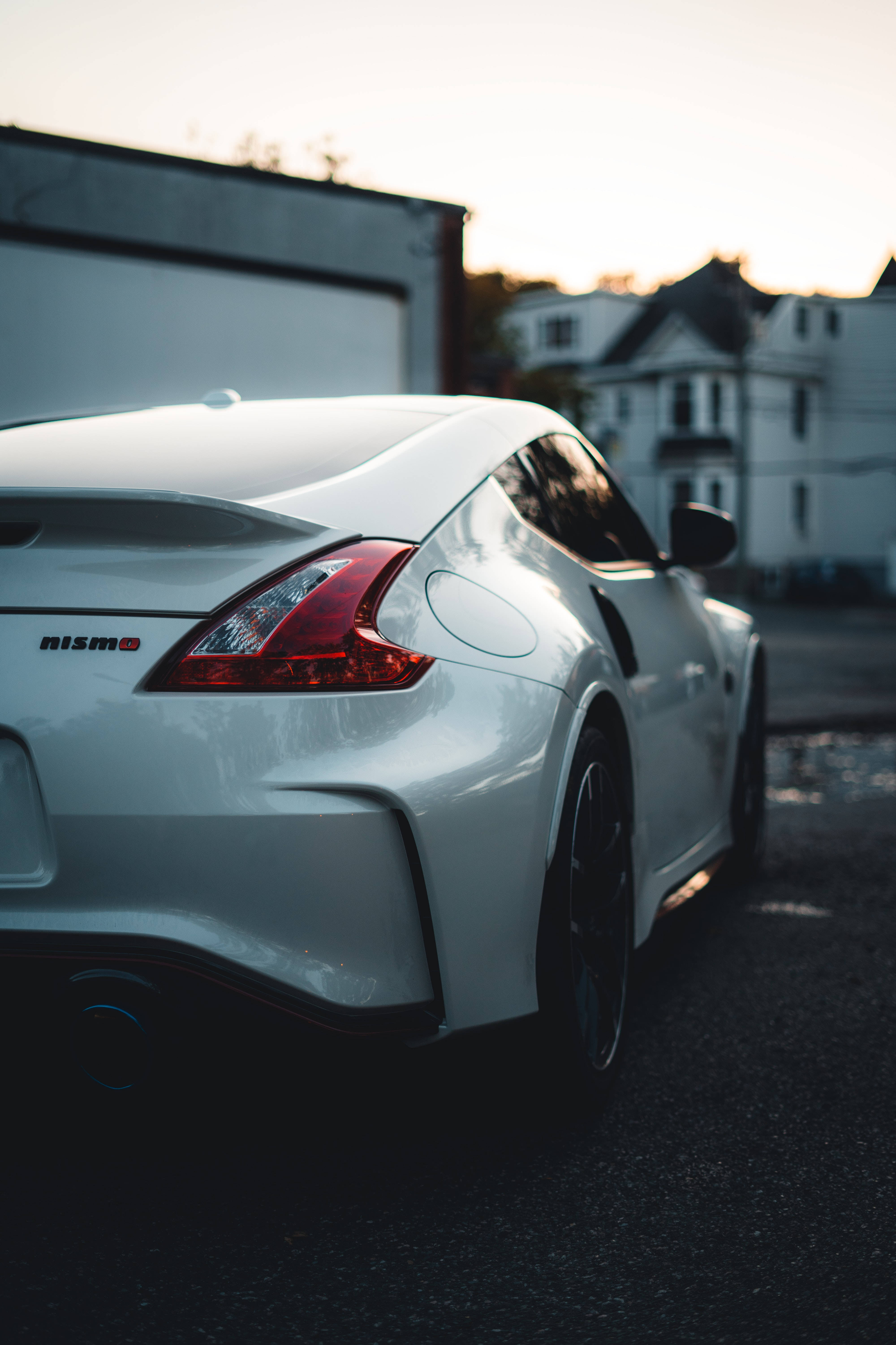 Look At The Sleek And Stylish Design Of Nissan 370z Wallpaper