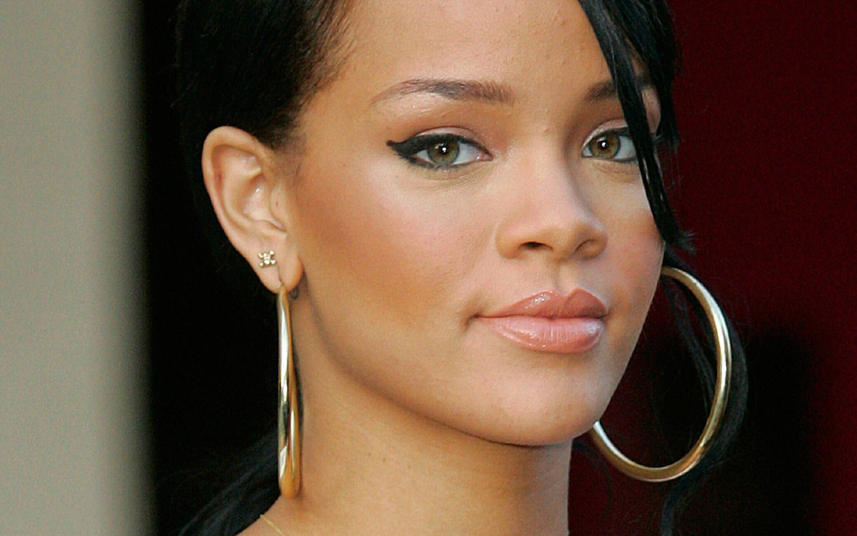 Rihanna Wallpaper Desktop Background