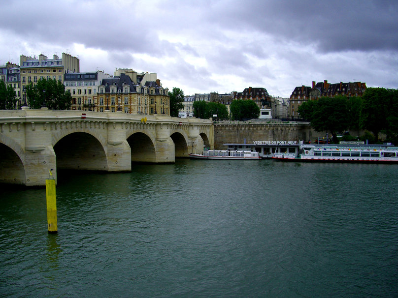 Un Pont Paris Wallpaper