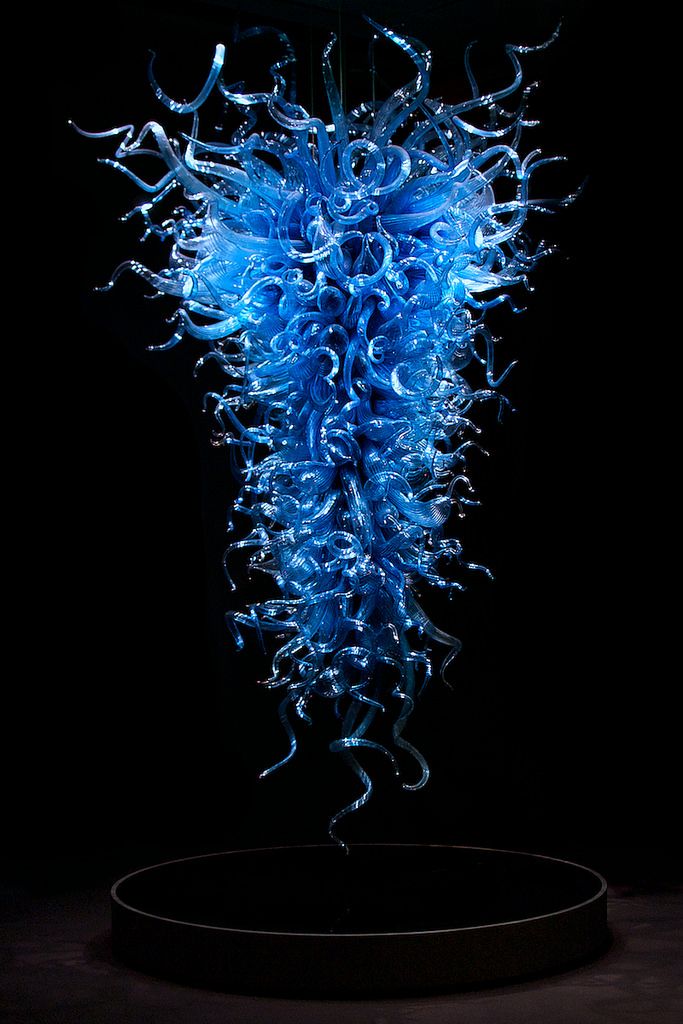 Chihuly S Cerulean Chandelier Glass Art Dale Sculpture