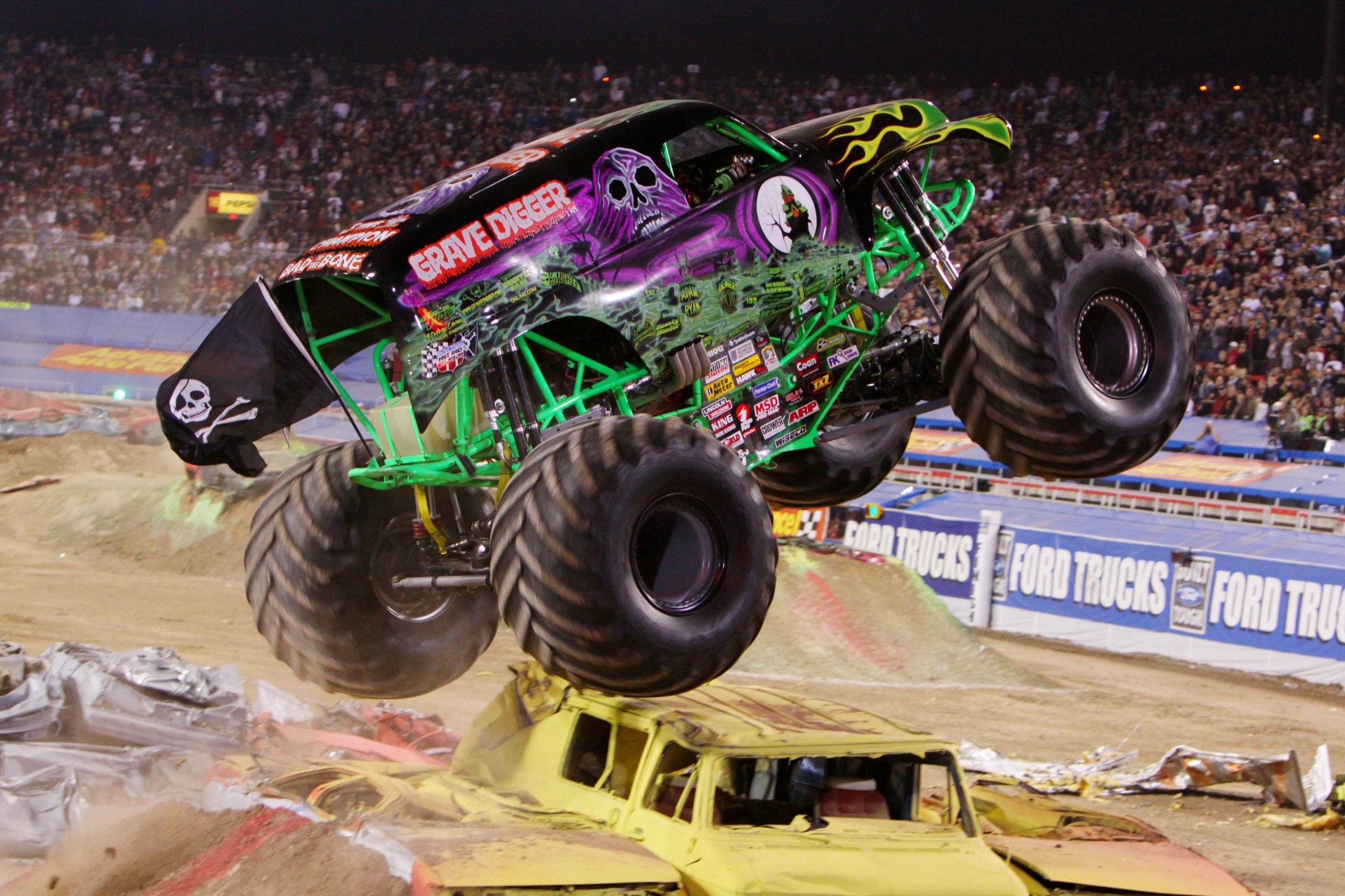 Grave Digger Monster Truck Race Racing T Wallpaper