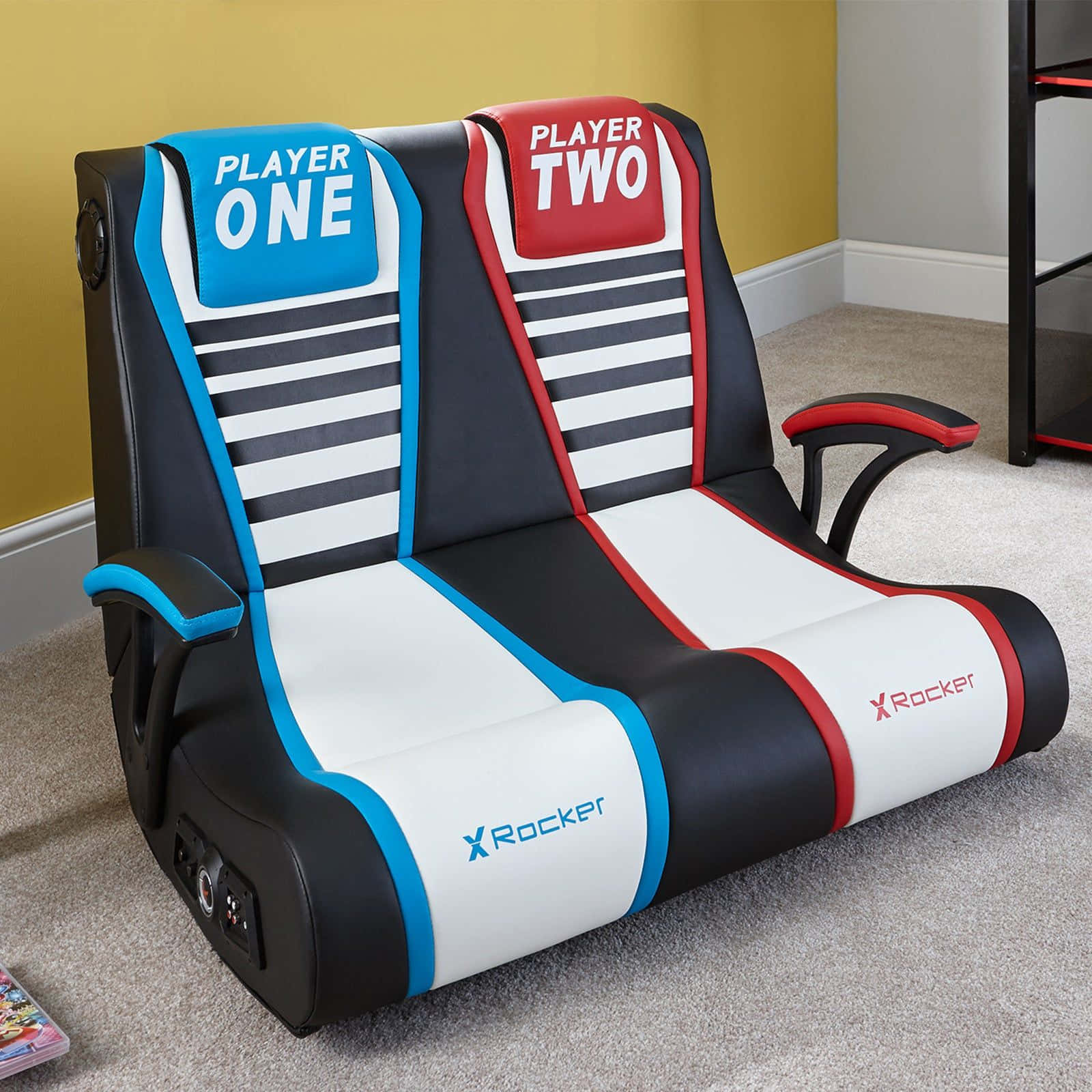 Enjoy A Comfortable Gaming Experience With Quality Wallpaper