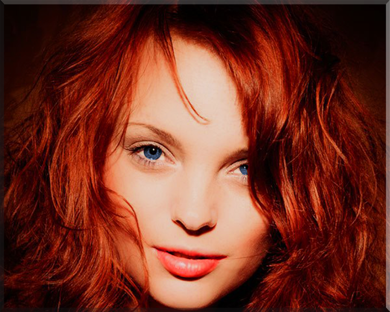 Gorgeous Redhead Puter Wallpaper Desktop Background