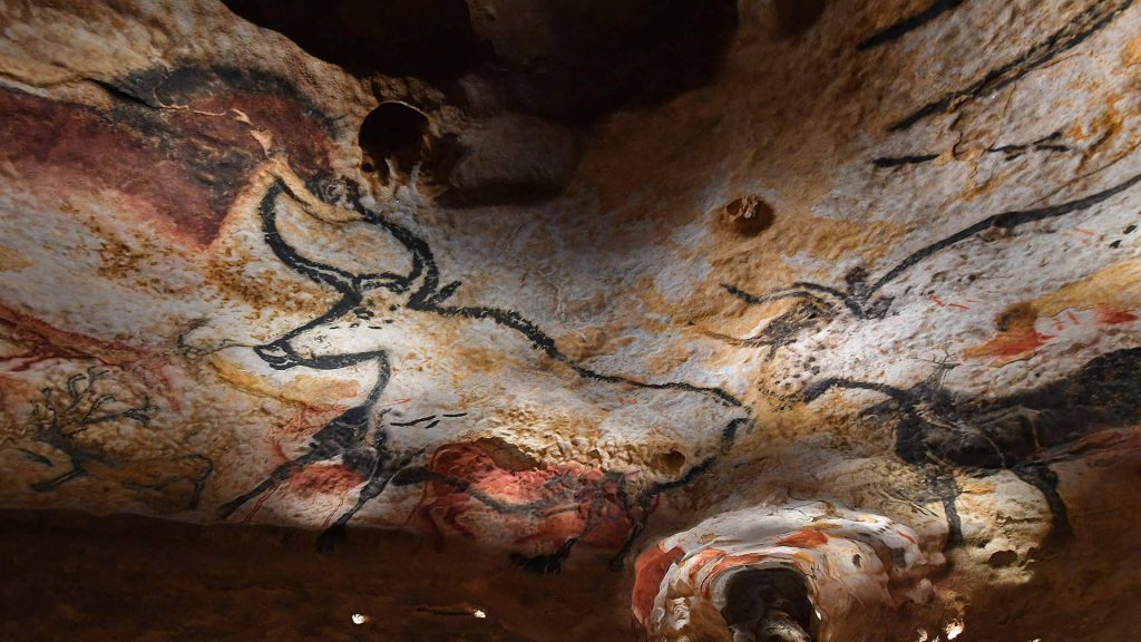 Lascaux Cave Painting Bing Wallpaper