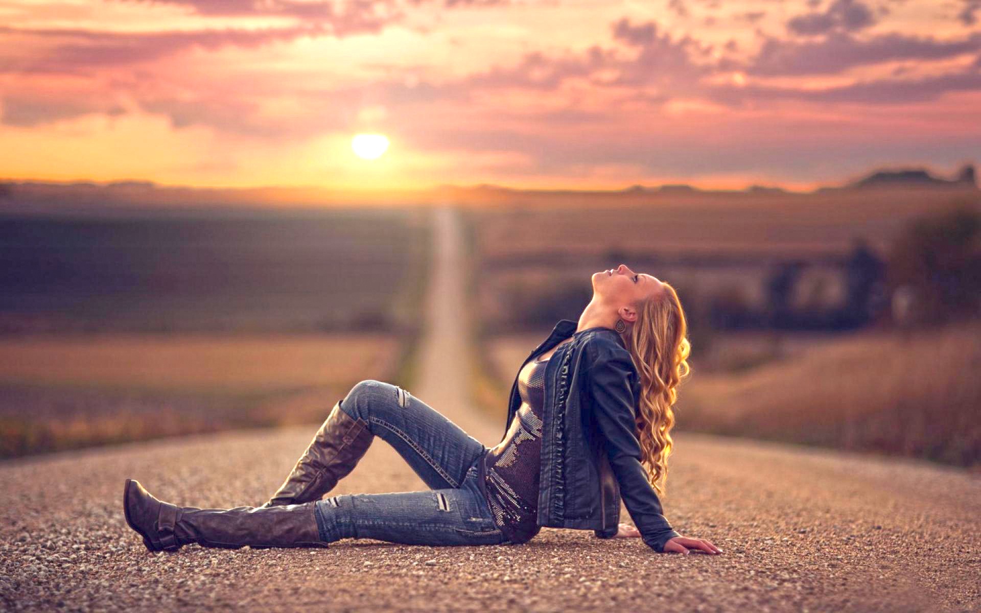 Top Sad Girl Full HD Wallpaper