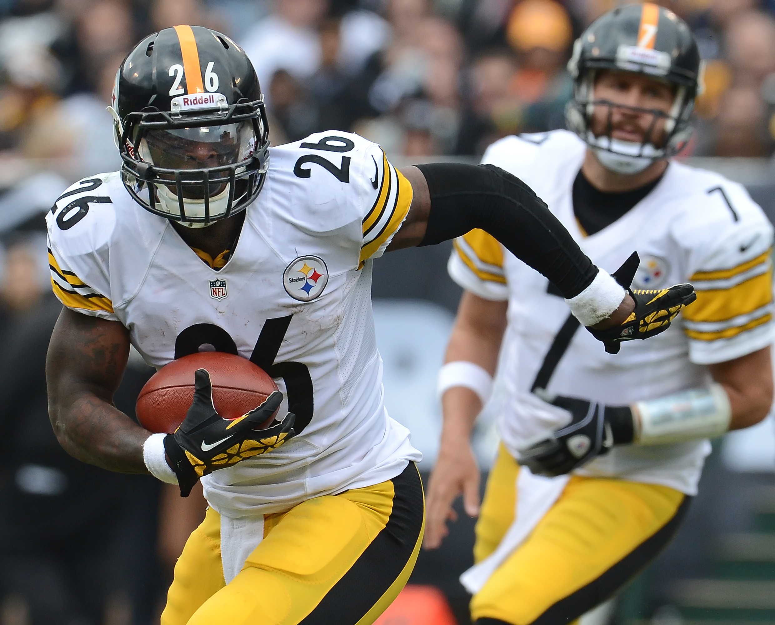 Leveon Bell Wallpaper Le Veon Picks Up Yards