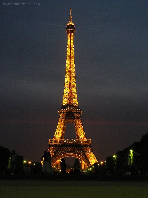 Paris Eiffel Tower At Night Wallpaper