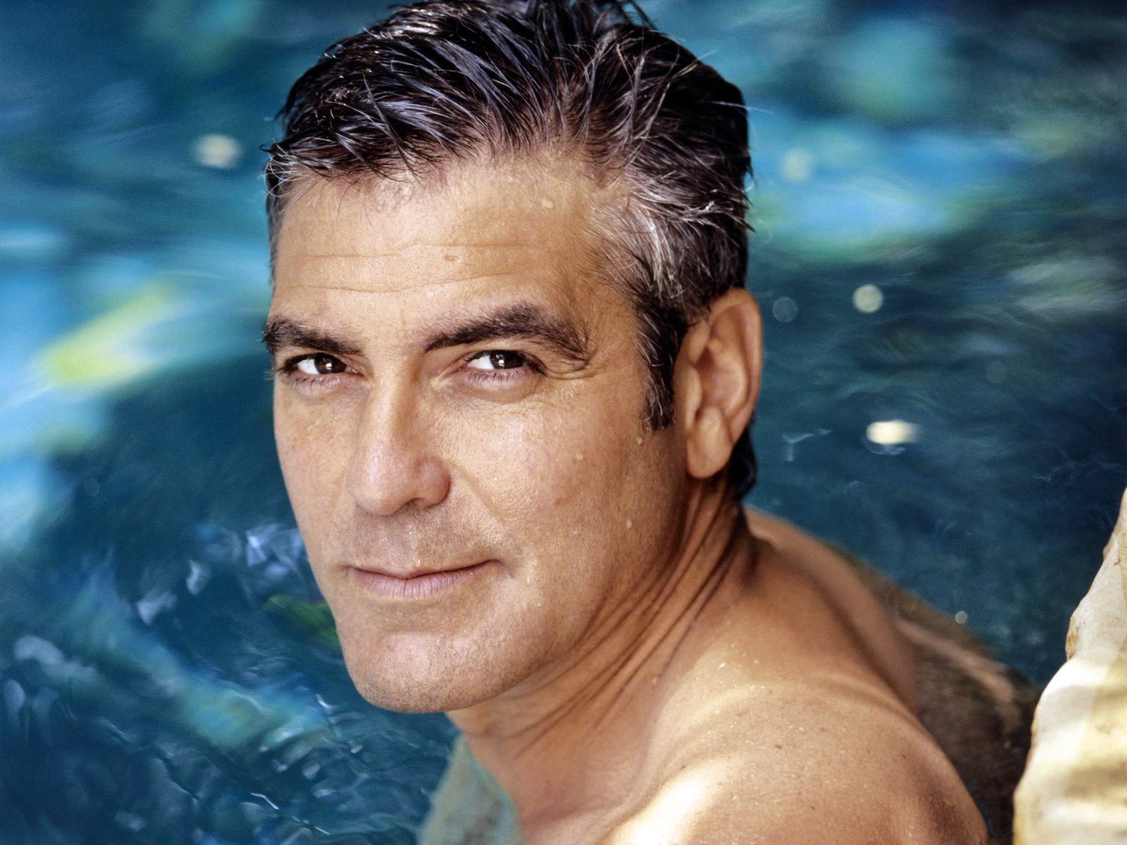 George Clooney Pool Computer Background 1058 1600x1200 px
