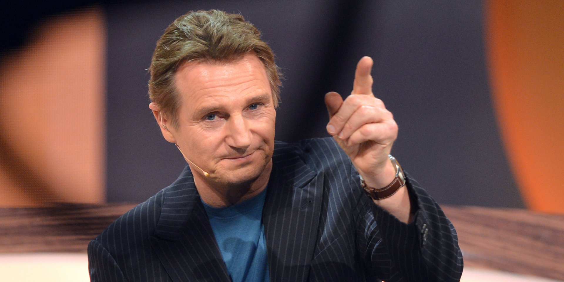 Celebrity Pose HD Wallpaper