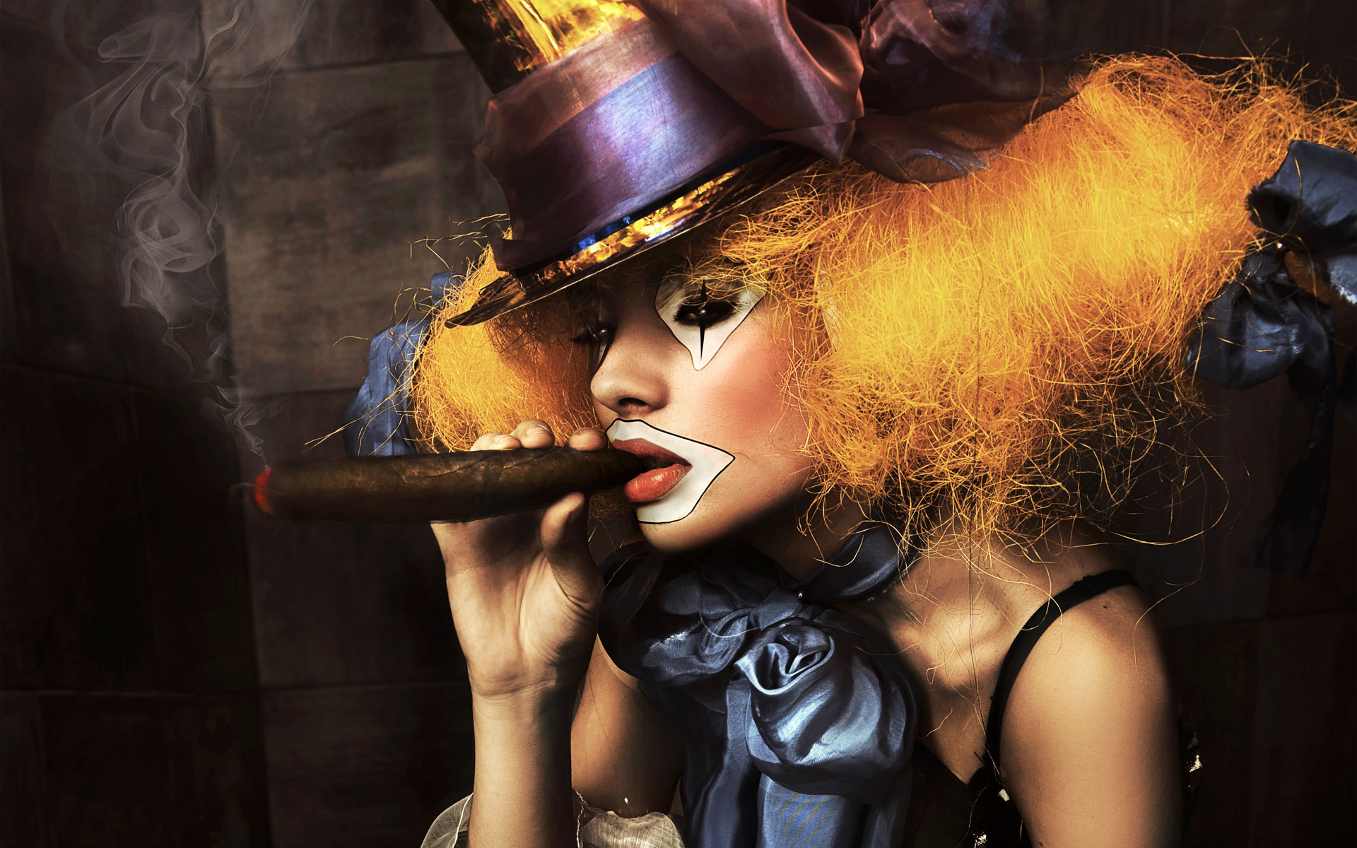 The clown with a cigar wallpapers and images   wallpapers pictures 1920x1200