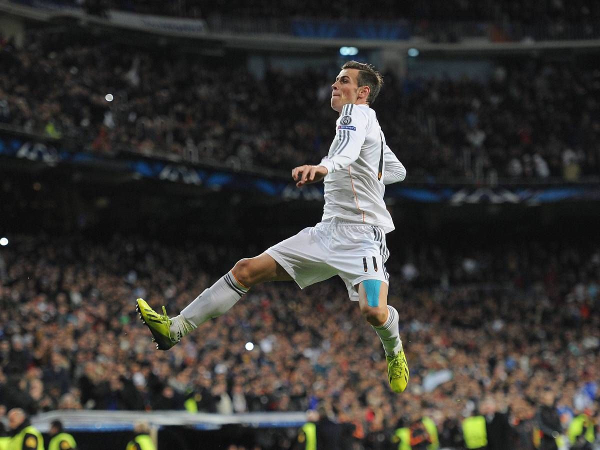 Gareth Bale Flying Celebration HD Wallpaper Sports
