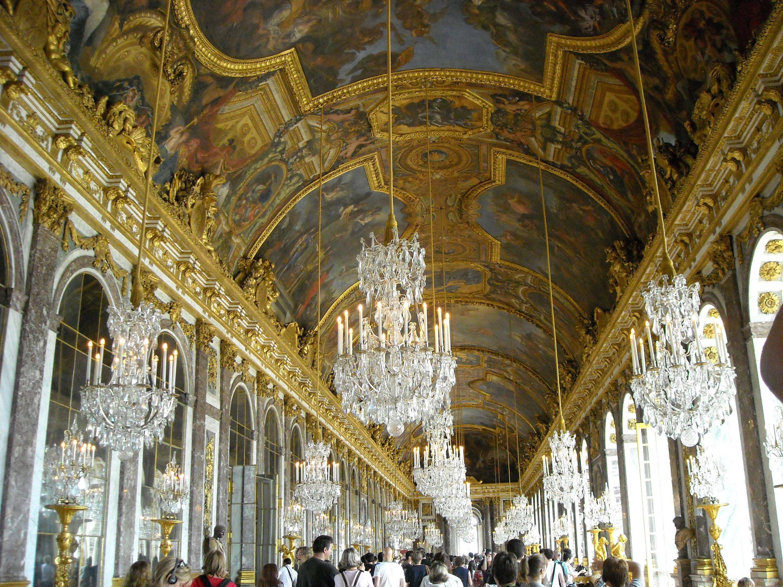 Versailles Wallpaper
