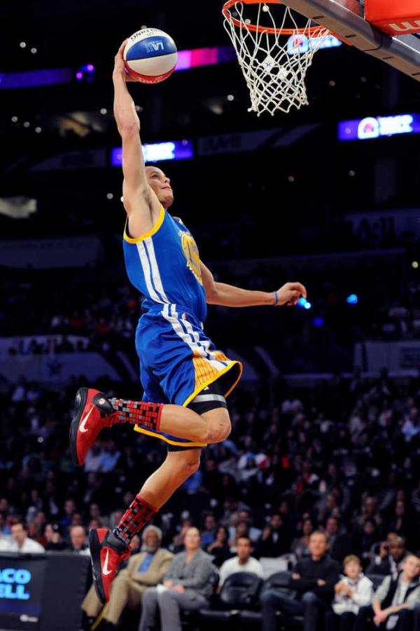 Stephen Curry Dunking Warriors