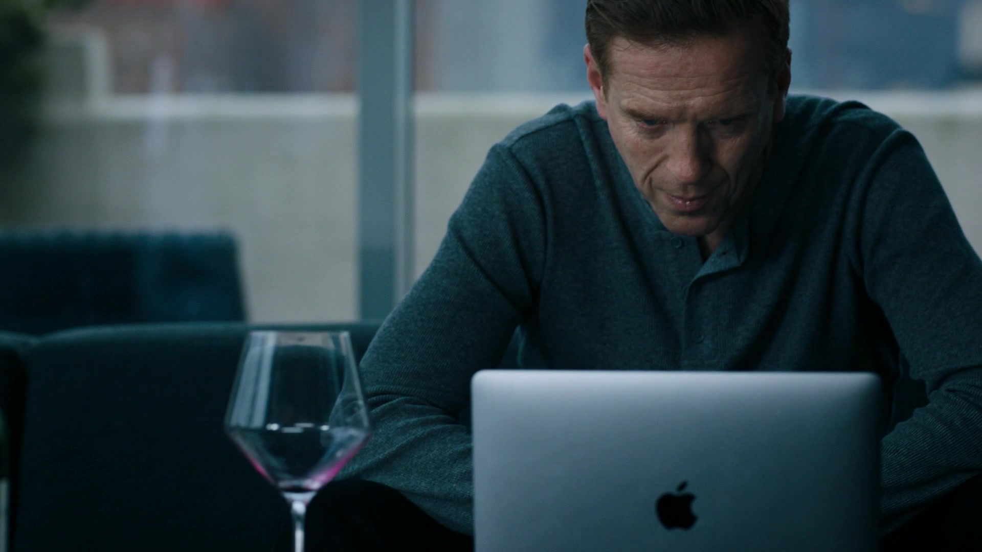 Apple Macbook Laptop Of Damian Lewis As Bobby Axelrod In Billions