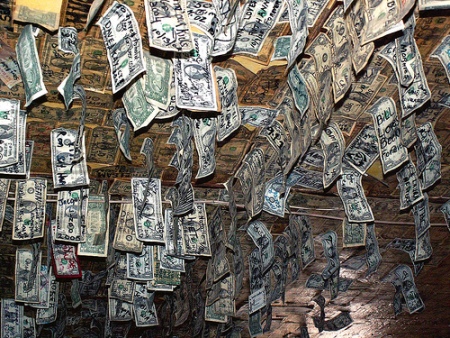 World S Most Expensive Wallpaper Us Money Pubs Flaunt Elite Choice