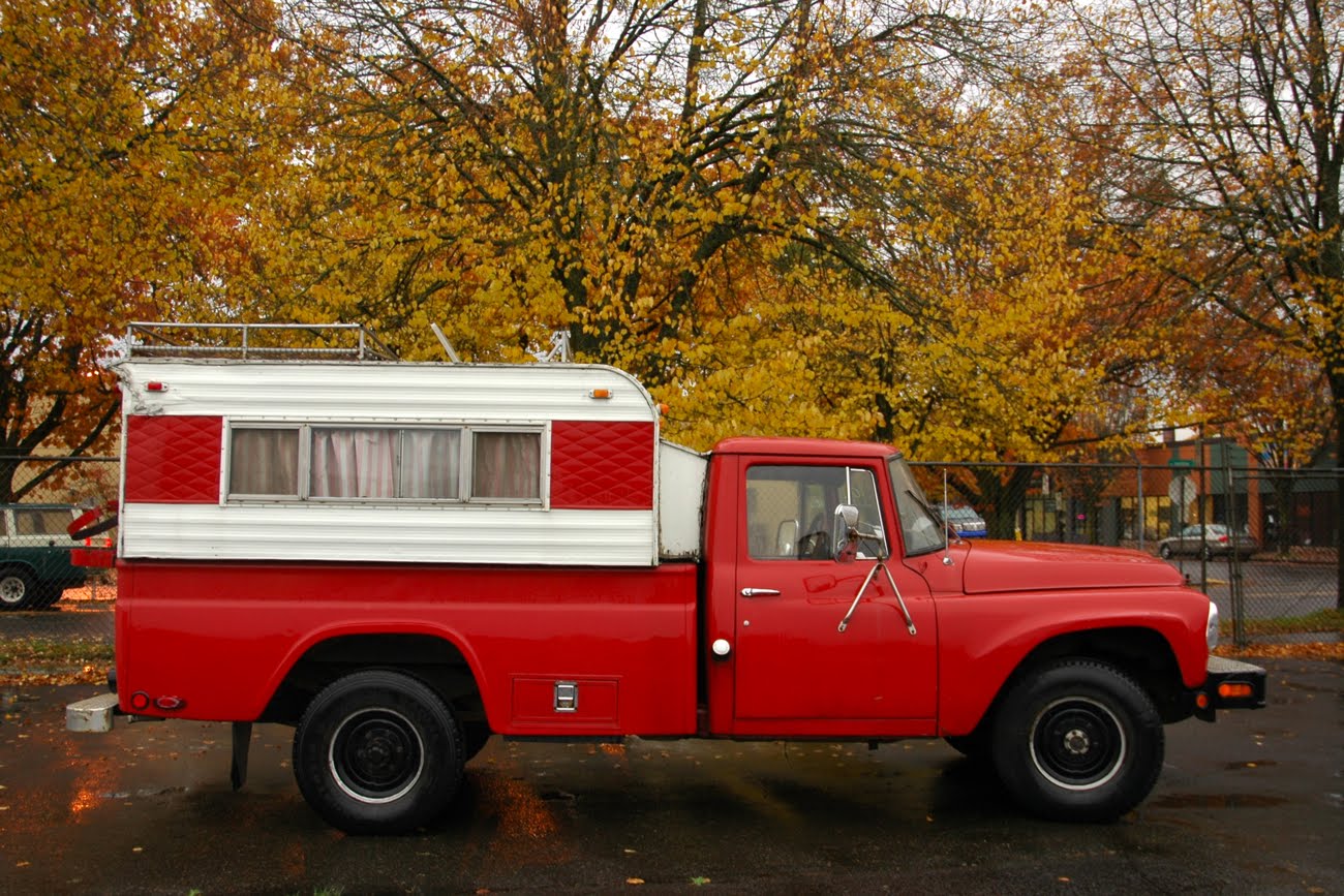 Old Parked Cars International C1200 4wd
