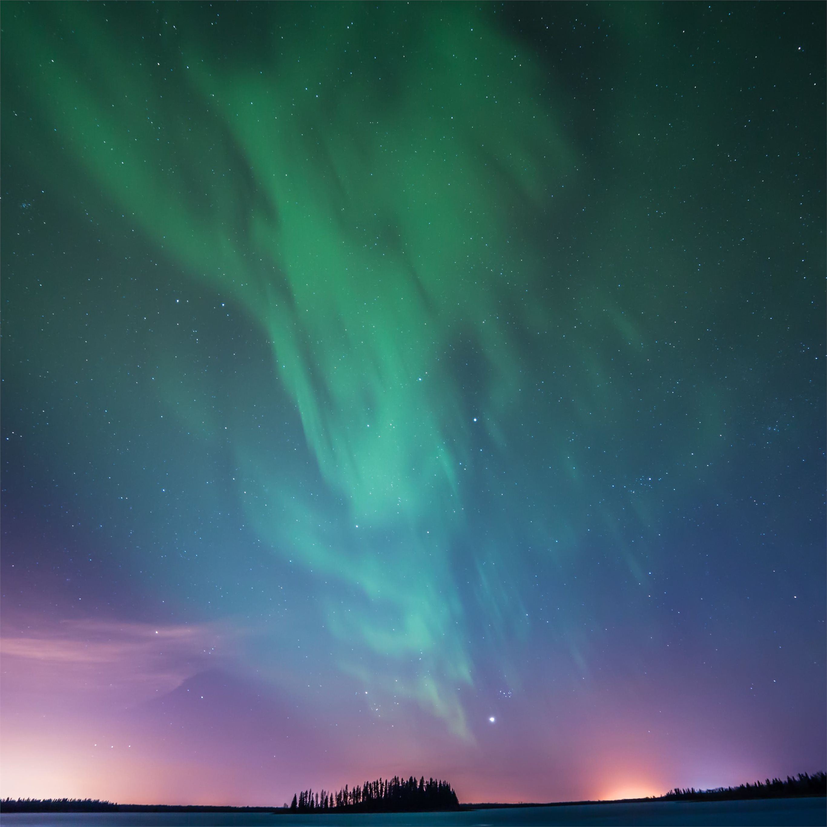 Astotin Lake Northern Lights 5k iPad Pro Wallpaper
