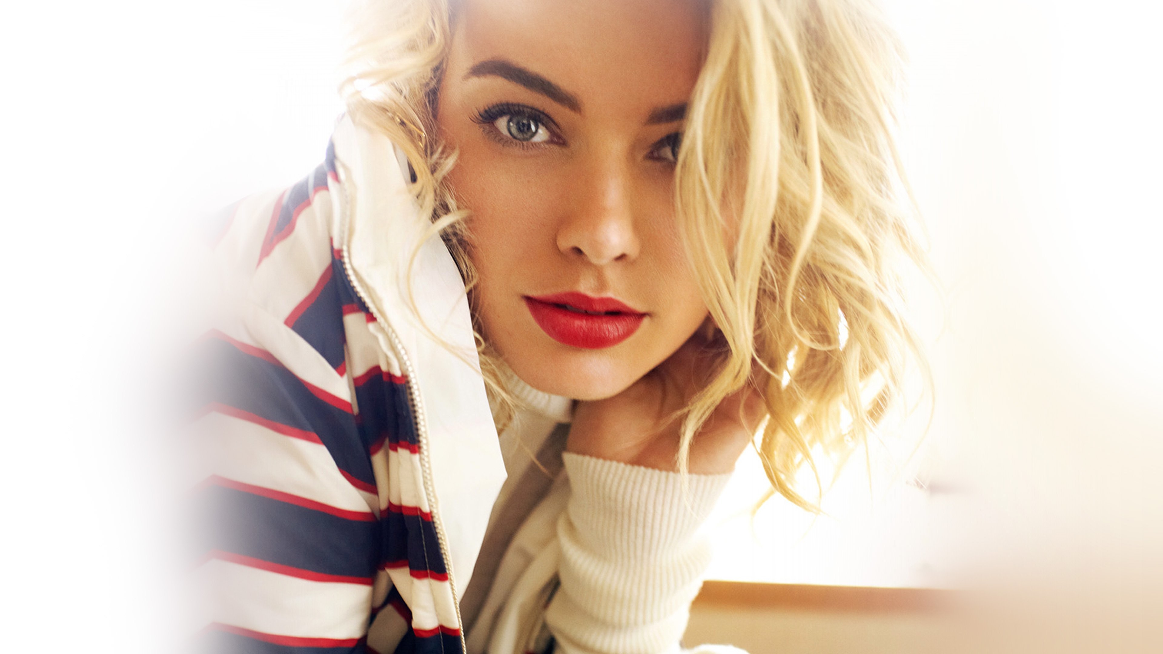 Margot Robbie Wallpaper