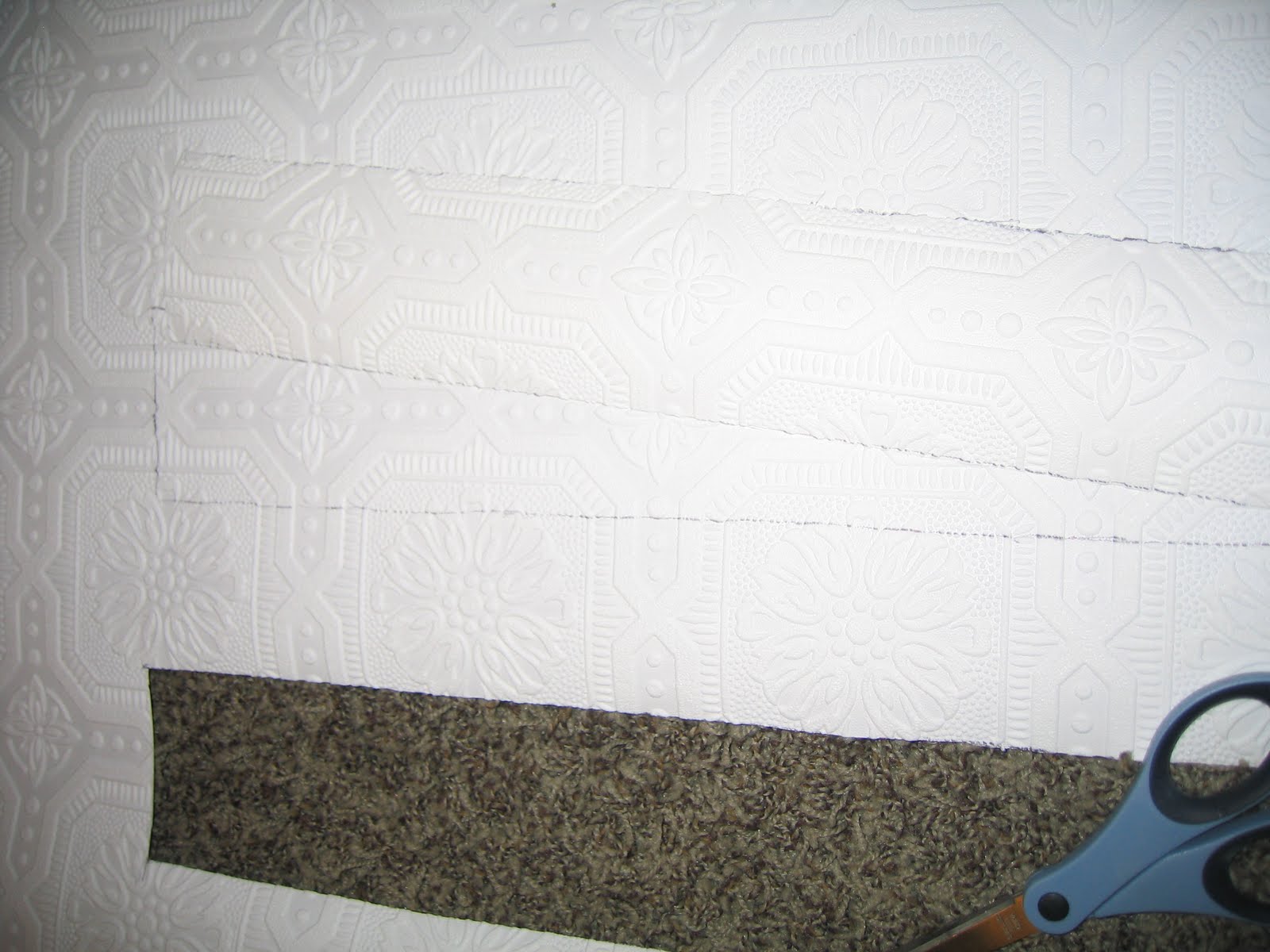 Free download Nest and Nibble DIY Bench with Paintable Wallpaper