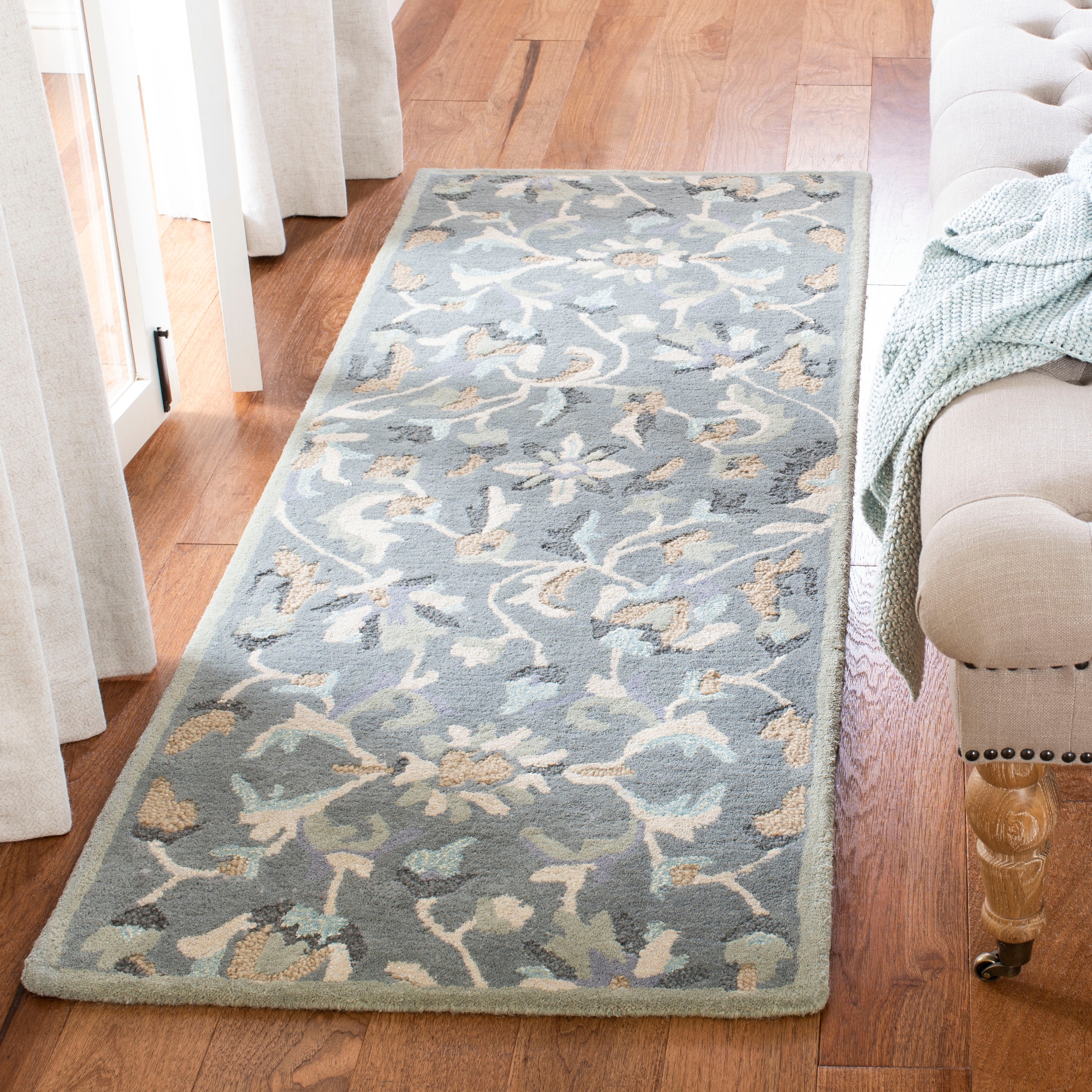 Shop Safavieh Handmade Jardin Jamya Country Floral Wool Rug On