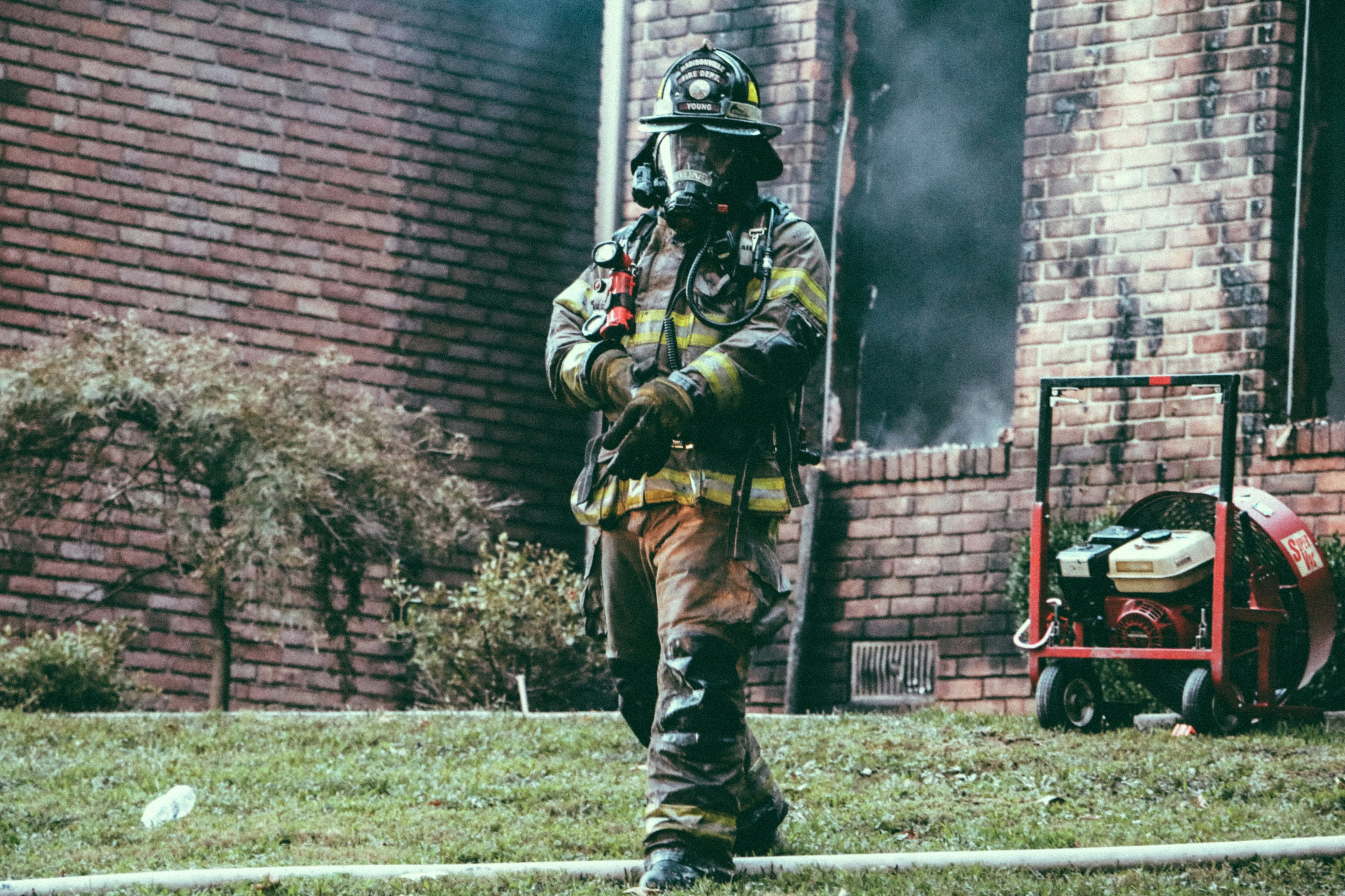 Feliz D A Del Bombero Frases Bonitas Para Felicitarlos El De Agosto Wallpaper
