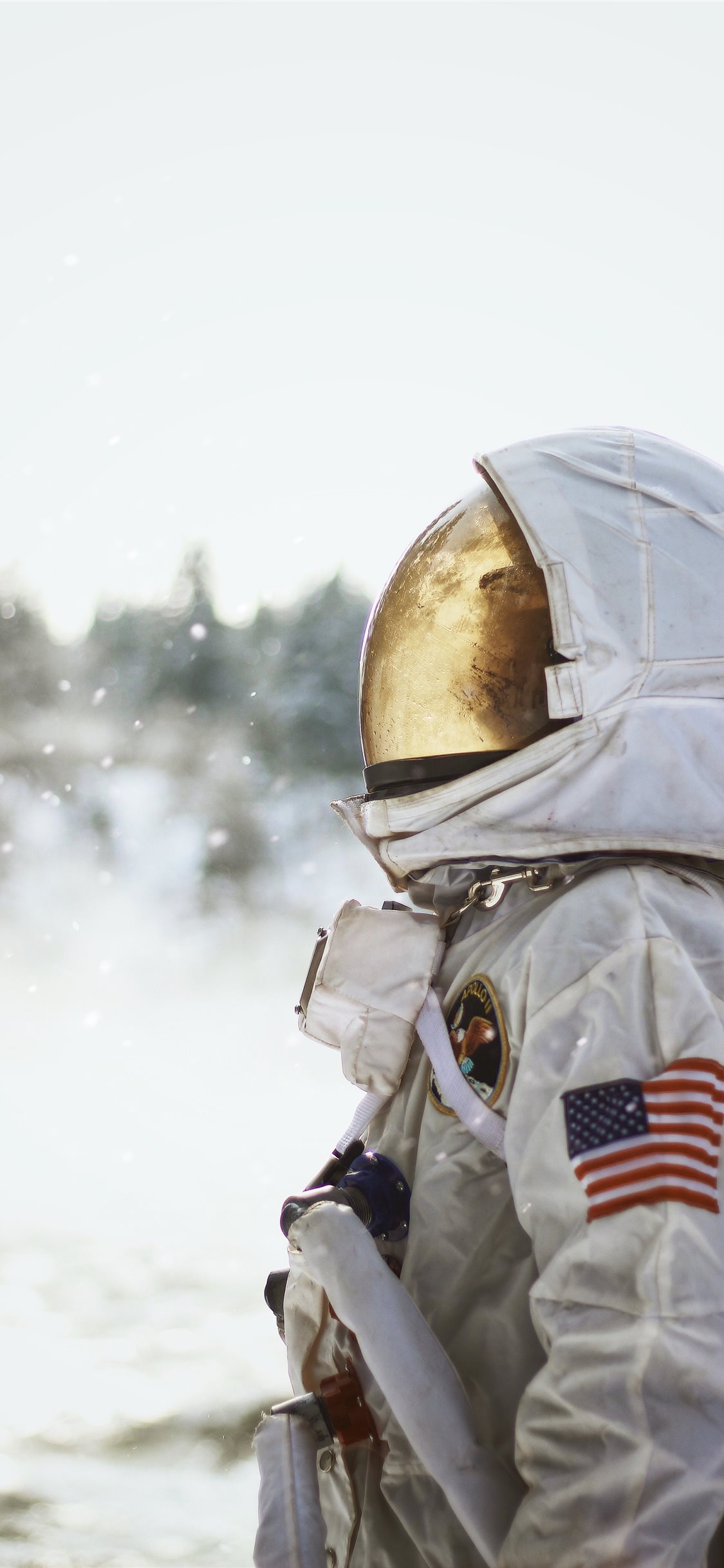 Best Astronaut iPhone X HD Wallpaper