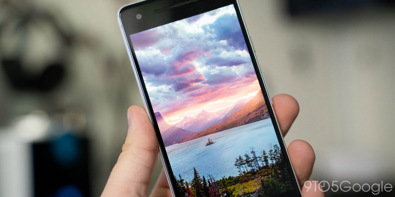 Nothing Phone (1) gets second Android 13 beta with new wallpapers, custom  lockscreen buttons - Crast.net