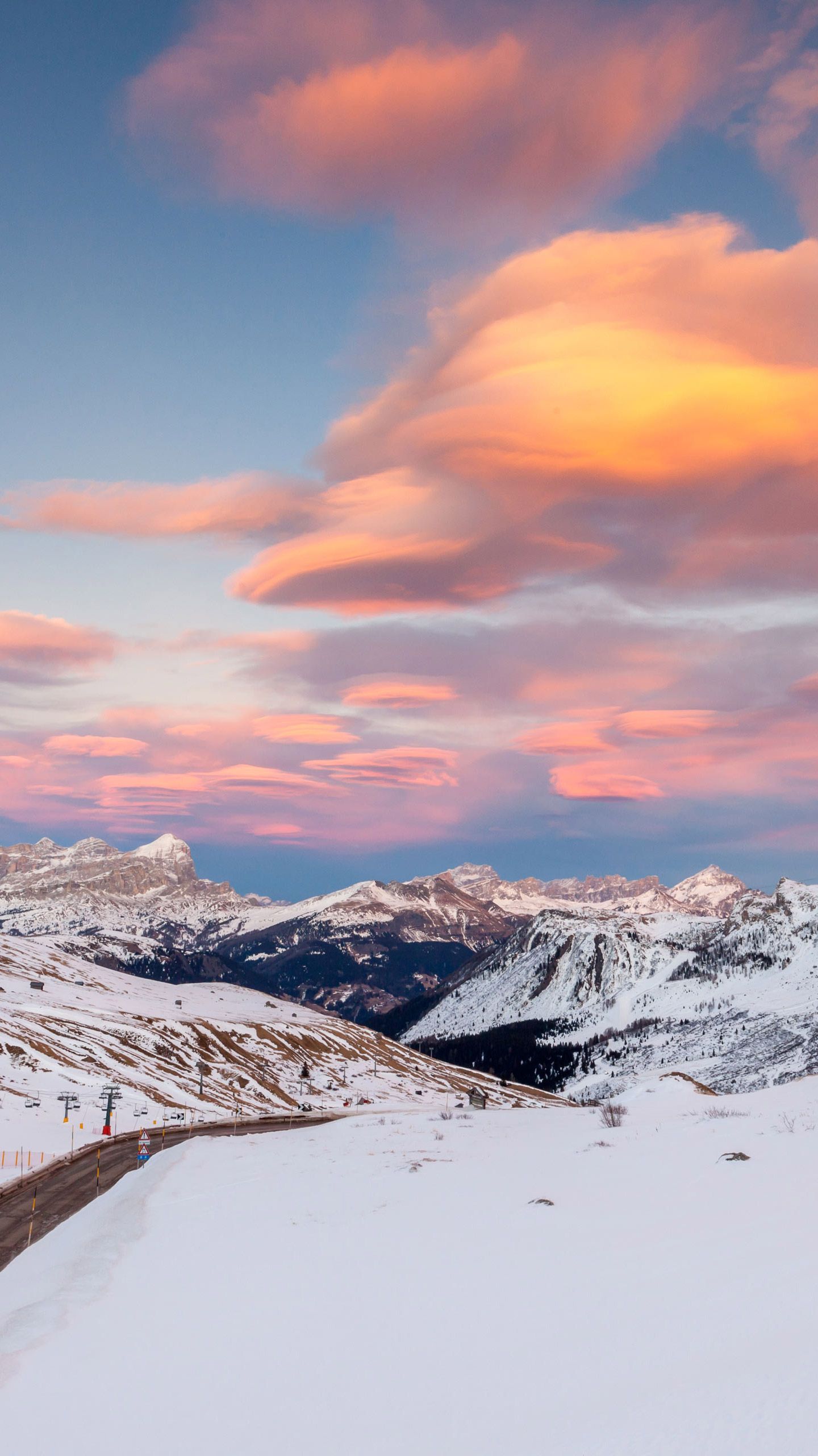 Mountain Aesthetic Wallpaper On