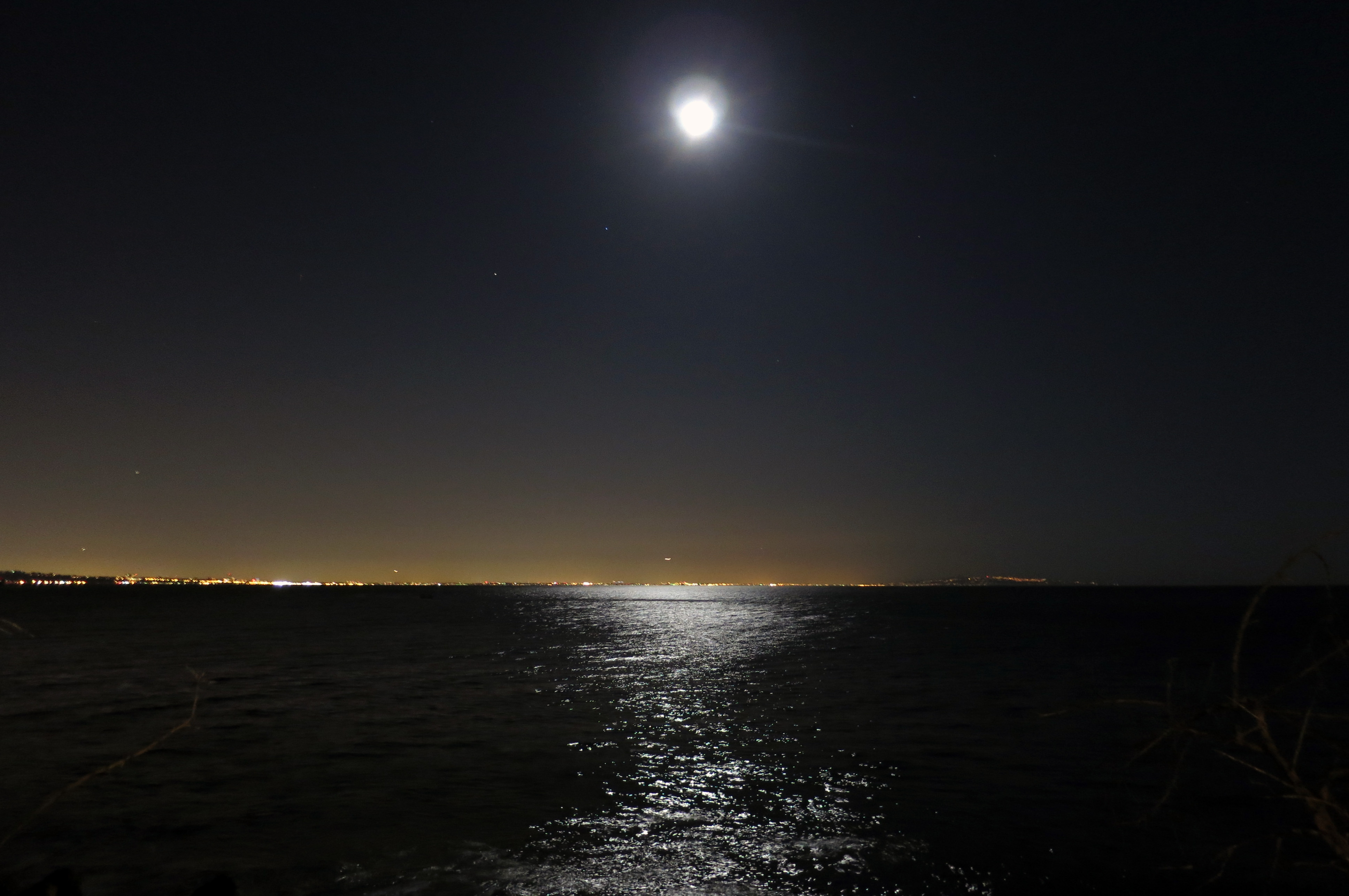Full Moon Over Ocean Images TheCelebrityPix