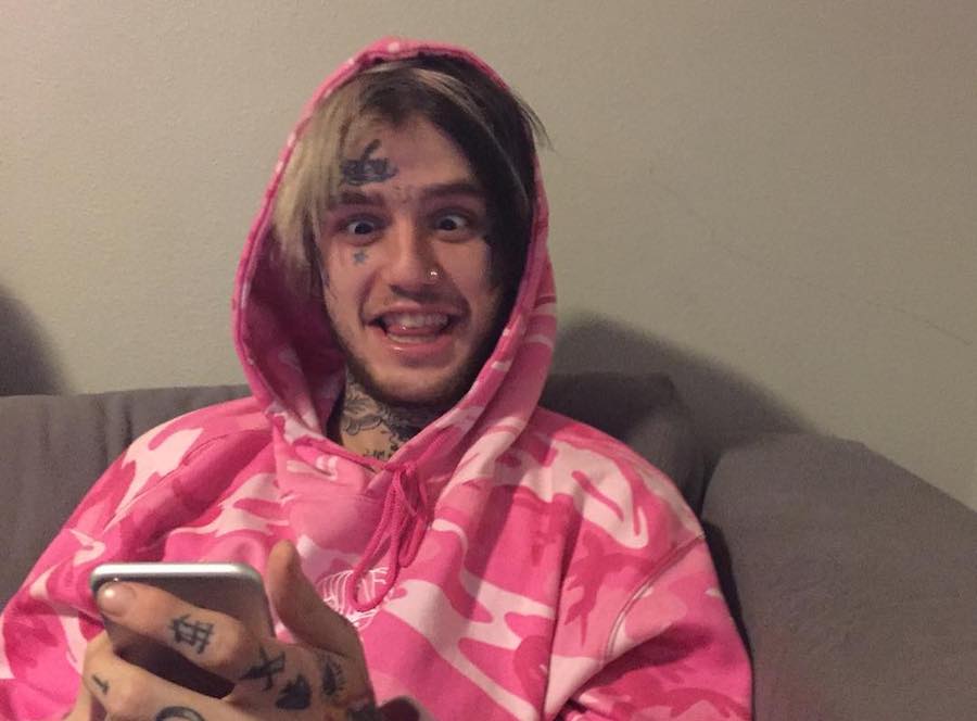 Lil Peep Laying In Casket Photo Surface Rappers Death 900x664