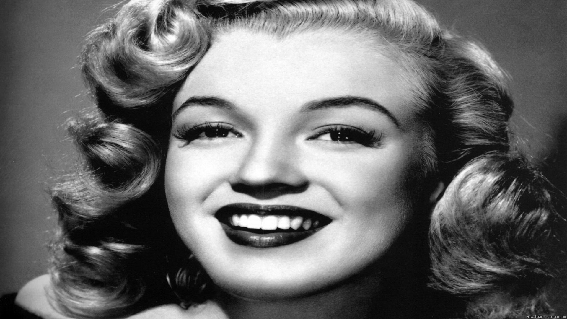 Pixel Tags Marilyn Monroe Wallpaper