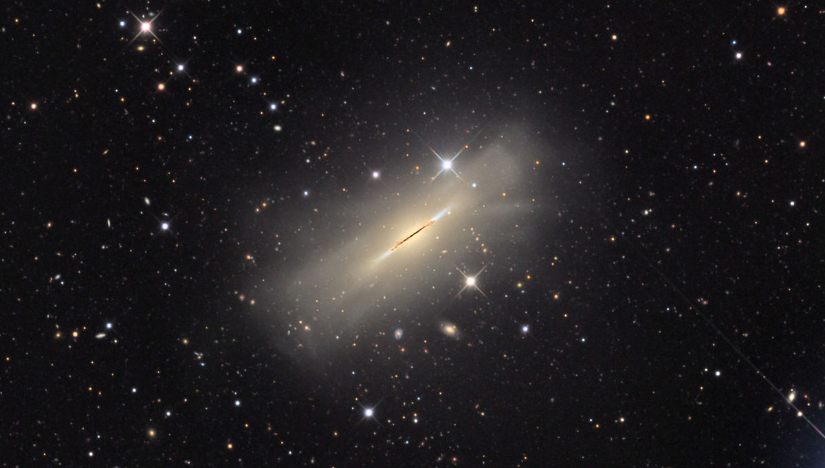 Bad Astronomy Solving The Riddle Of Edge On Galaxy Ngc