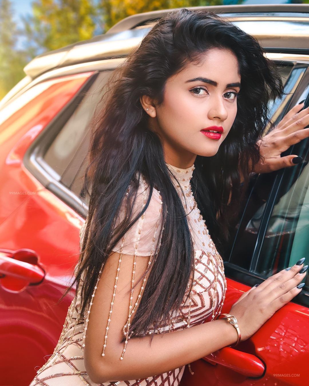 Nisha Guragain Cute HD Photos 1080p Ozeh Wallpaper