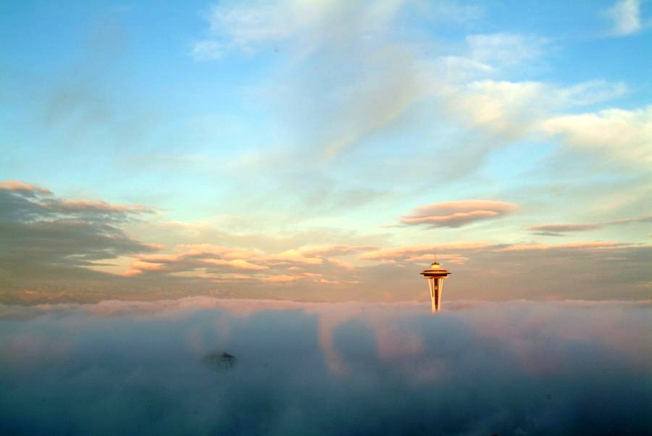 Space Needle In The Fog Seattle Wallpaper