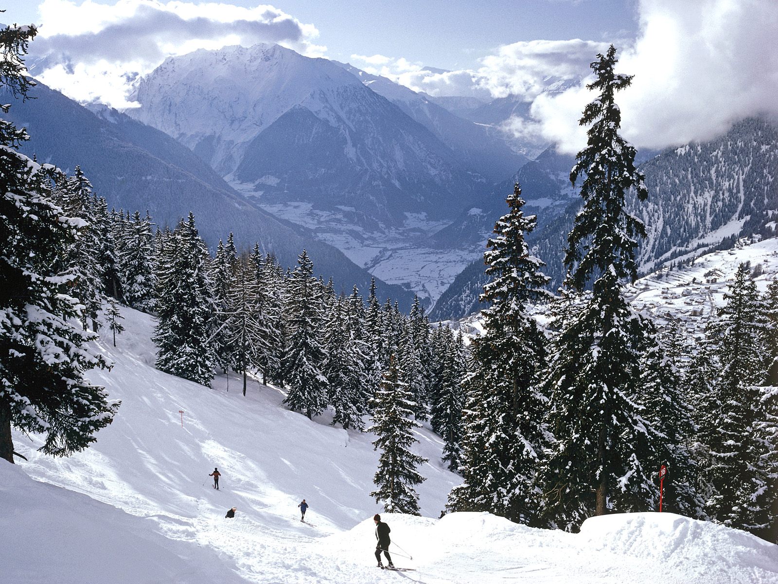 Skiing Swiss Alps Desktop Pc And Mac Wallpaper