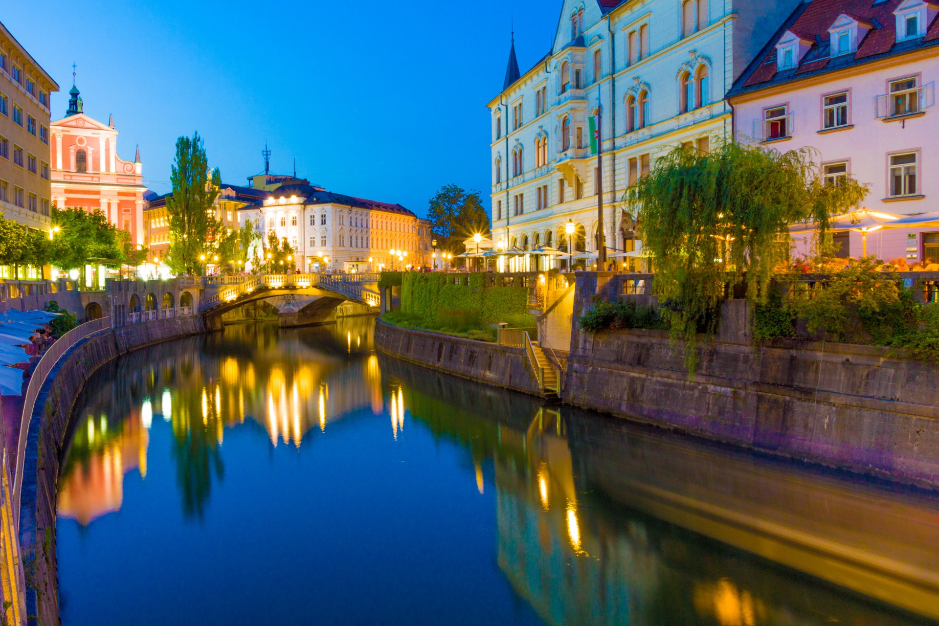 Reflection Night Light Building Canal River Ljubljana Slovenia Wallpaper