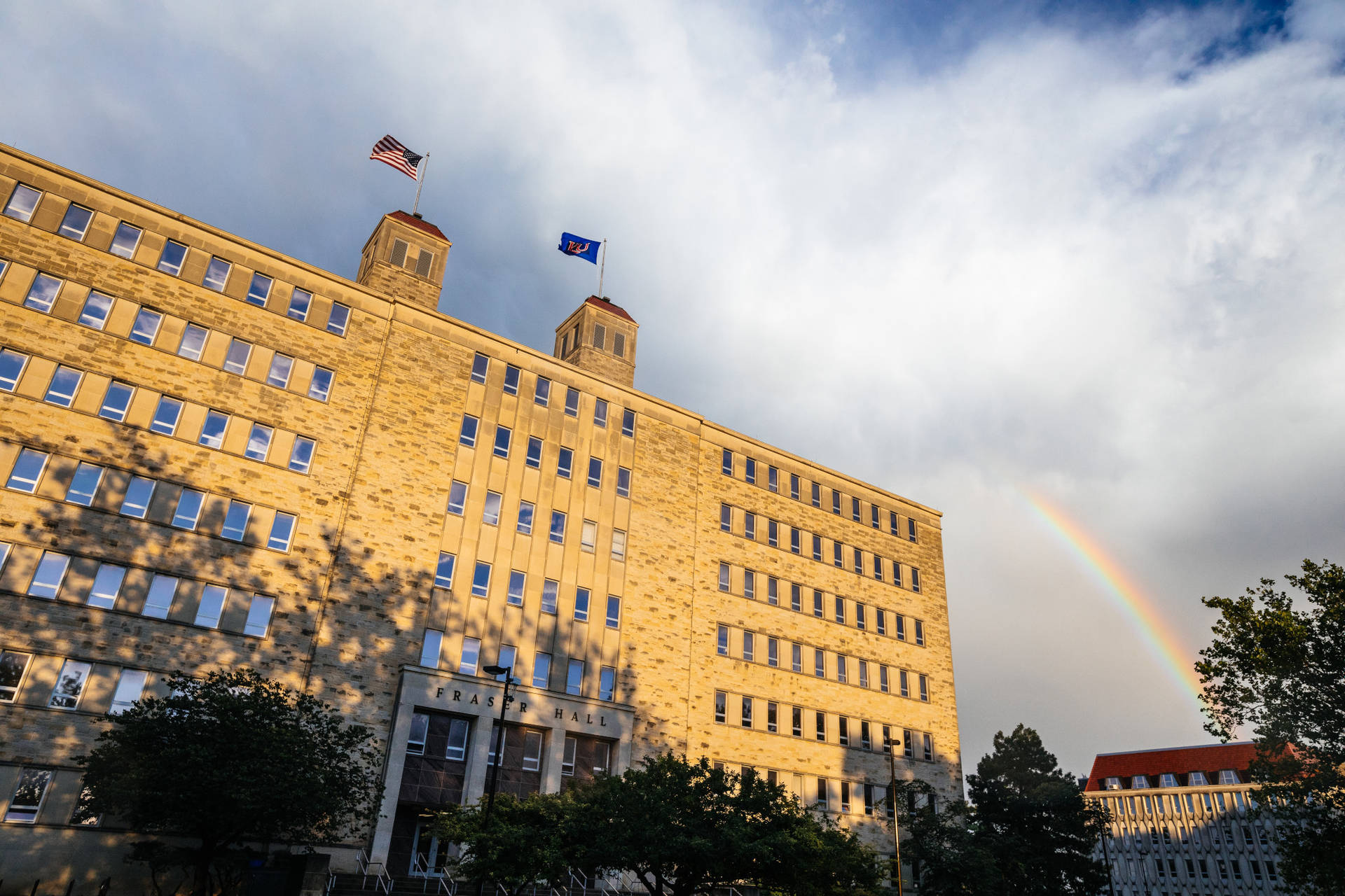Majestic Of Fraser Hall At The University Kansas Wallpaper